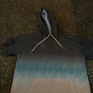 Hooded shirt sleeve shirt